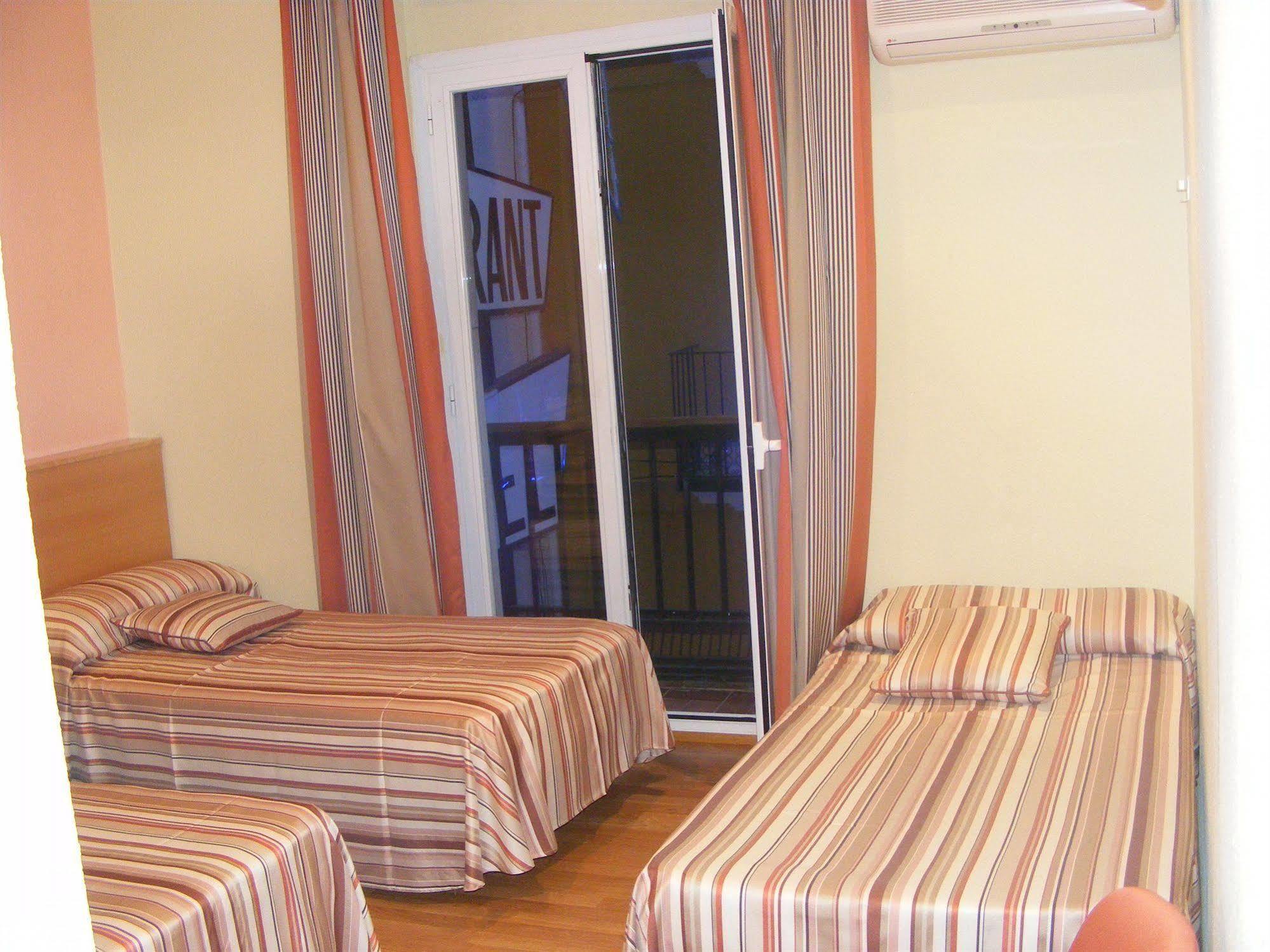 Hotel Alkazar Valência Exterior foto
