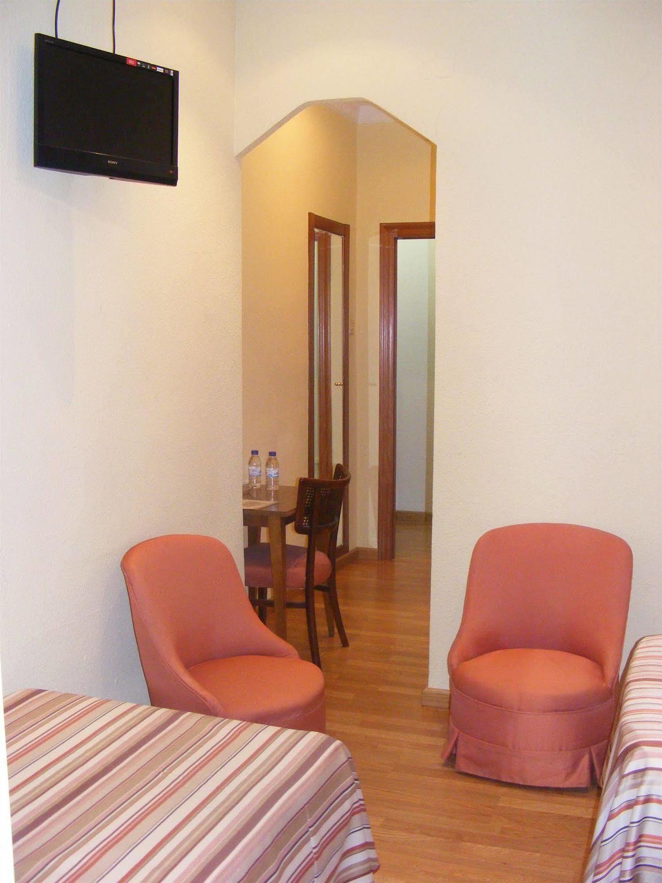 Hotel Alkazar Valência Exterior foto