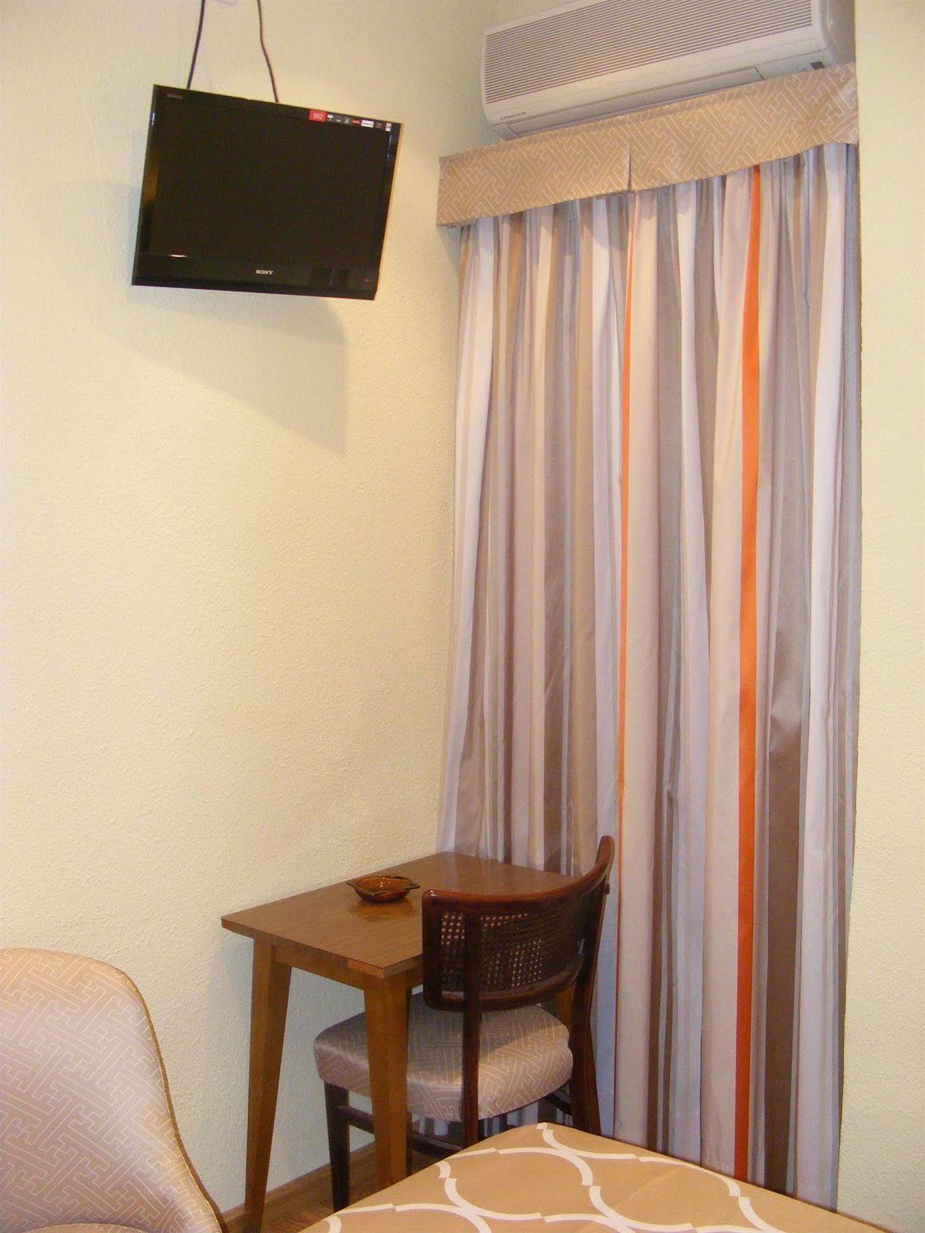 Hotel Alkazar Valência Exterior foto